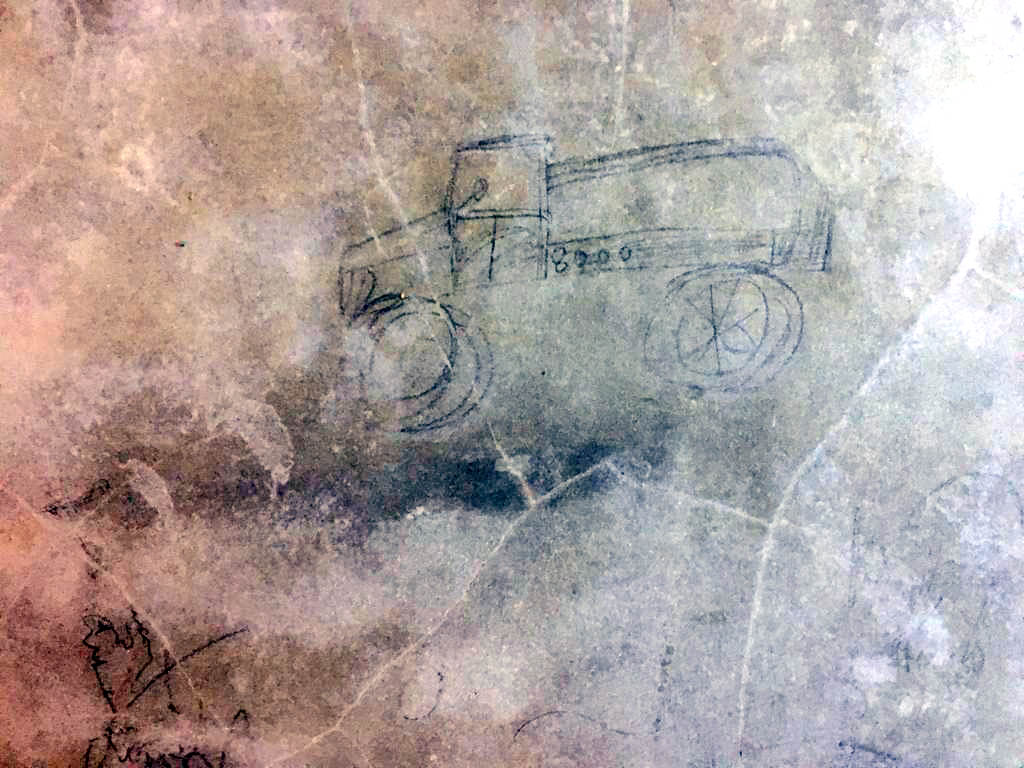 Dibujos en la pared del Refugio Antiaéreo de la calle Serranos