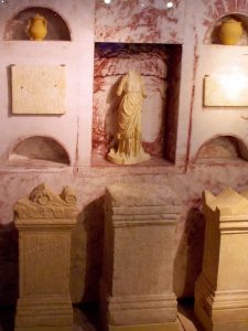 Lápidas en el museo de la Almoina