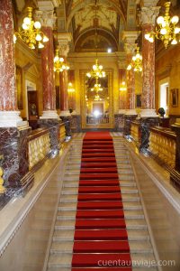 Escalera Real en la Ópera de Budapest