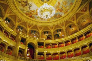 Palco principal de la Ópera Nacional de Hungría