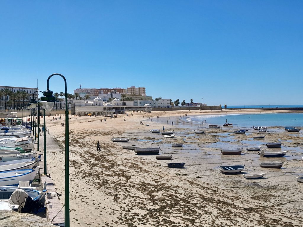 Vista de la Playa de la Caleta en Cádiz.