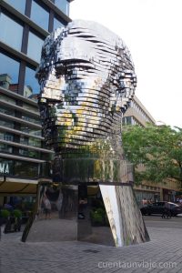 Cabeza de Kafka en Praga. Imprescindible si haces una escapada de 2 días a Praga